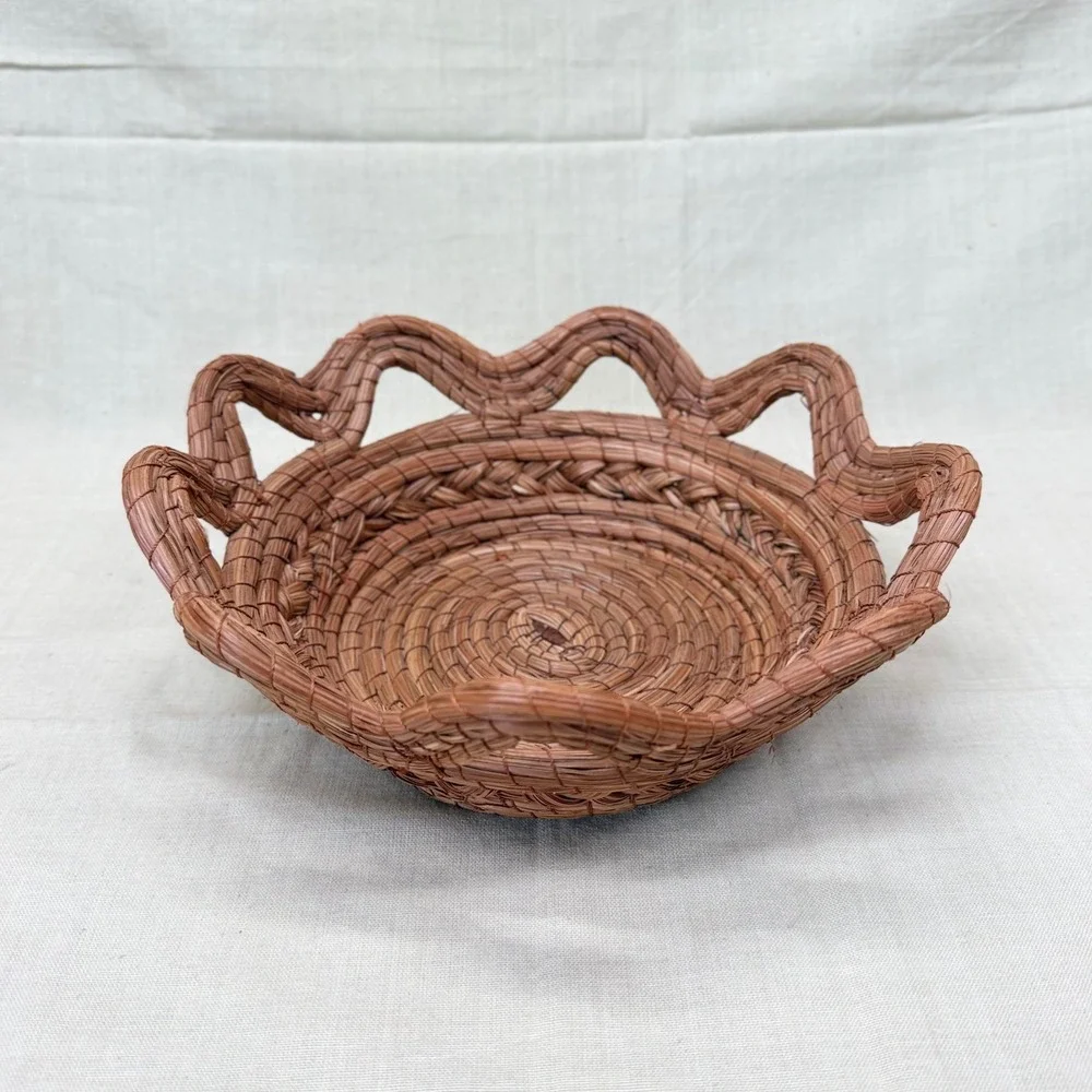 Vintage Hand Woven Pine Needle Basket Scalloped Edge Boho Brown Round Bowl 9.5in